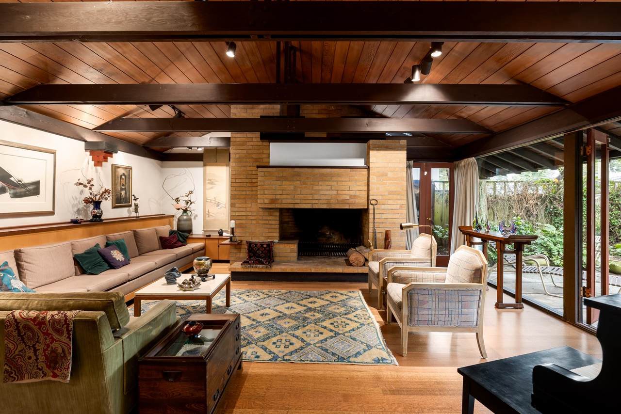 6821 Laurel Street - Photo 1