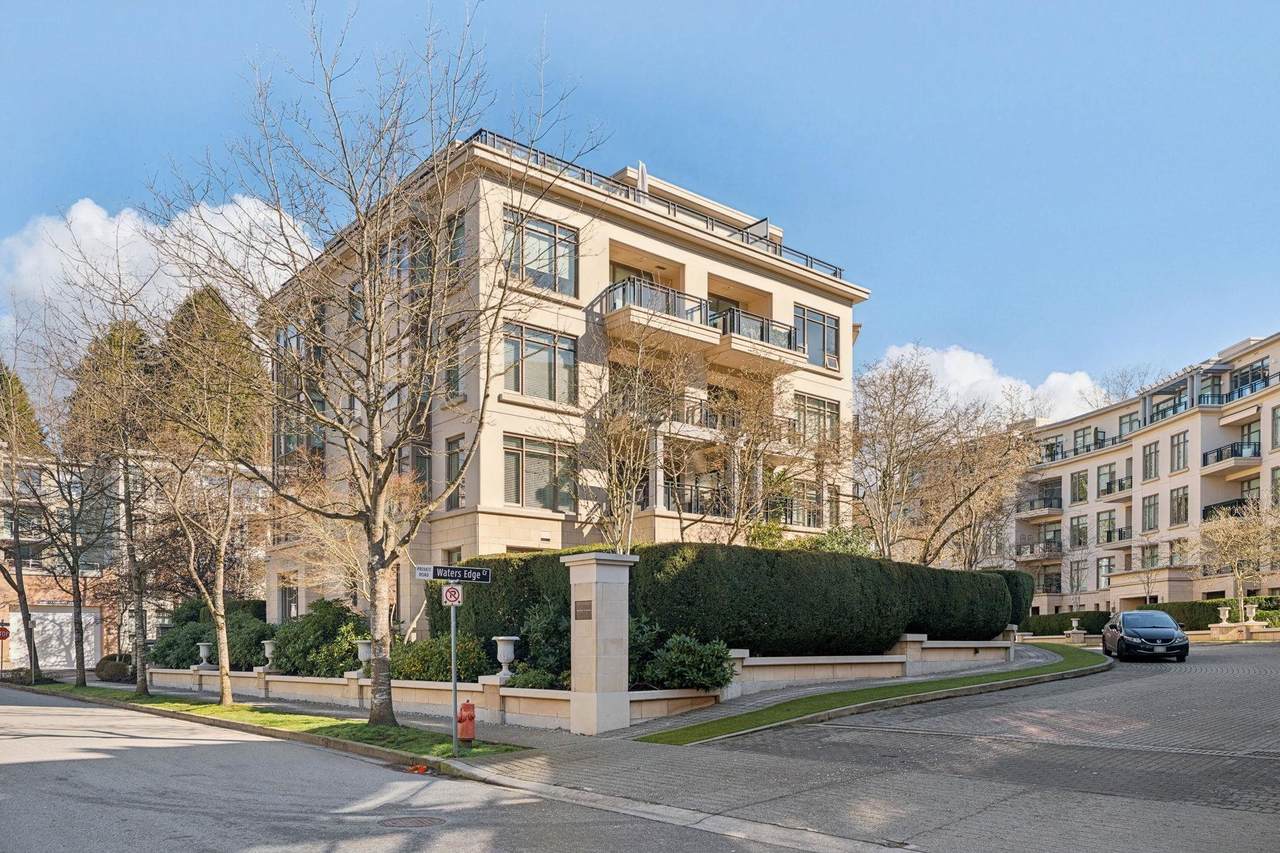 533 Waters Edge Crescent - Photo 1