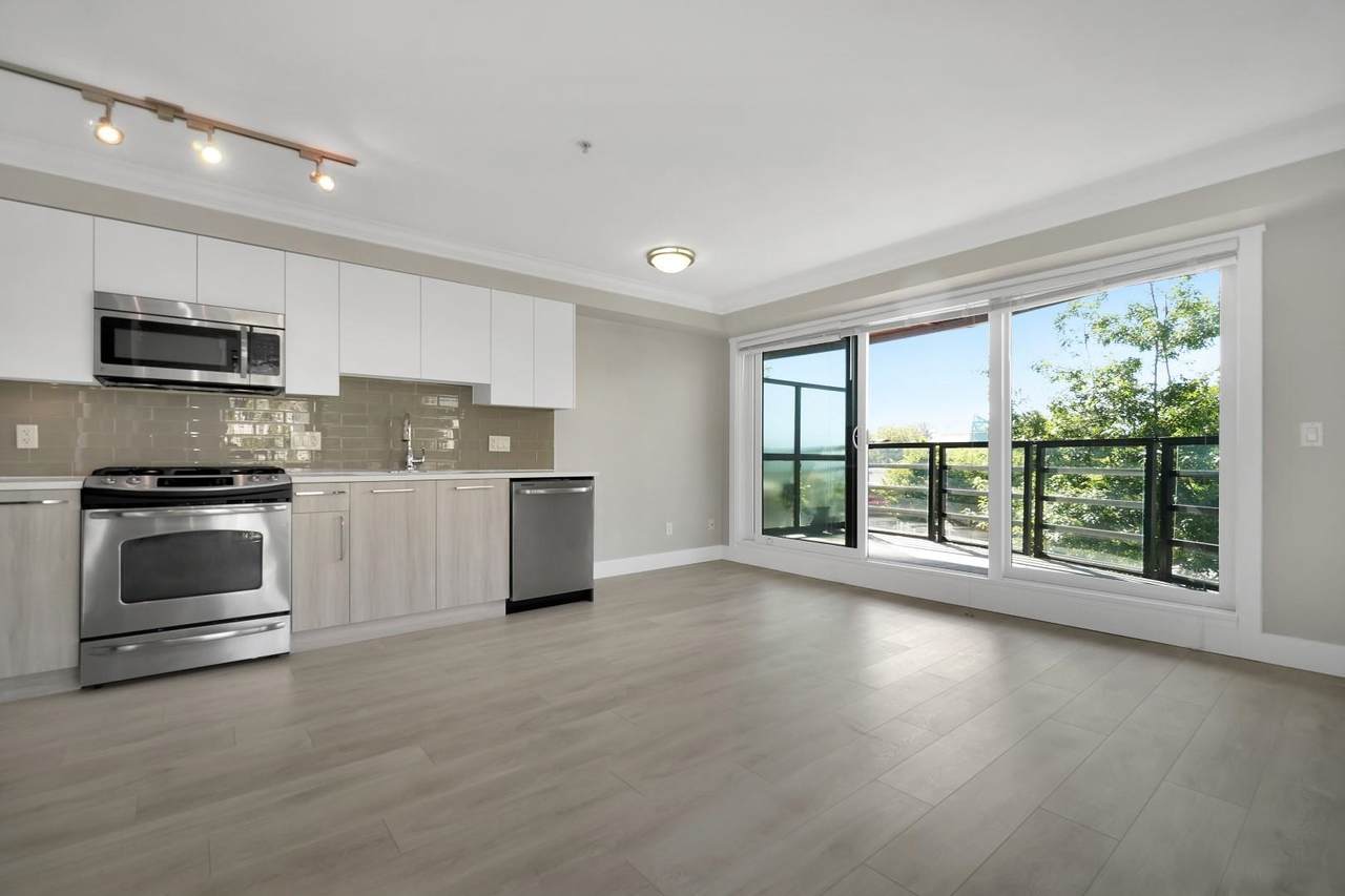 857 15th Street - Photo 1