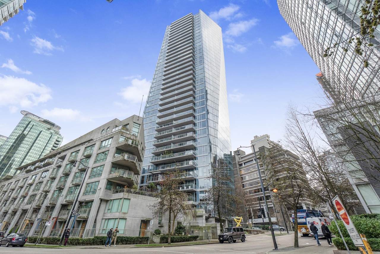 1499 Pender Street - Photo 1