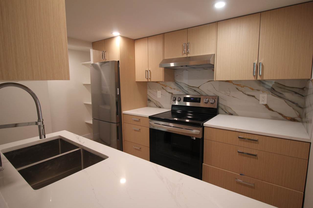 6595 Bonsor Avenue - Photo 1