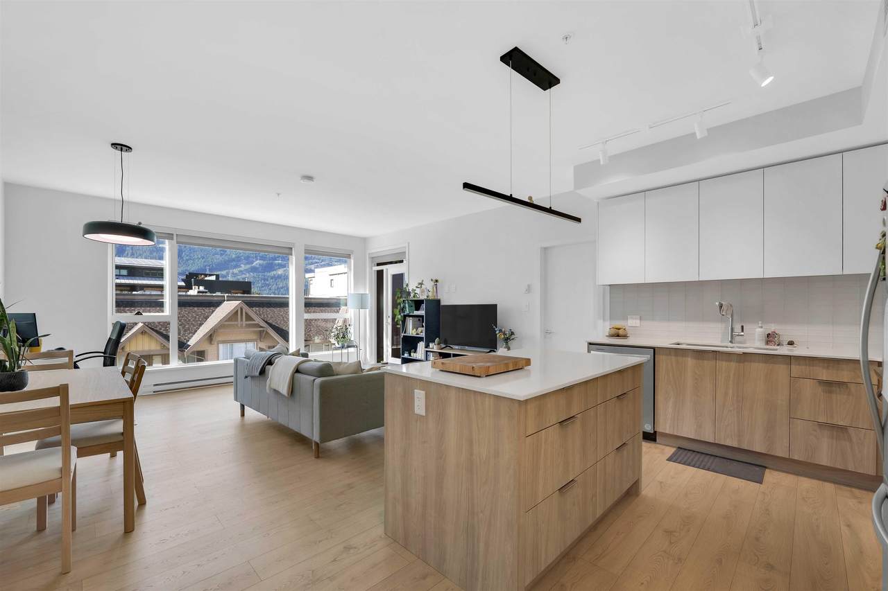 1365 Victoria Street - Photo 1