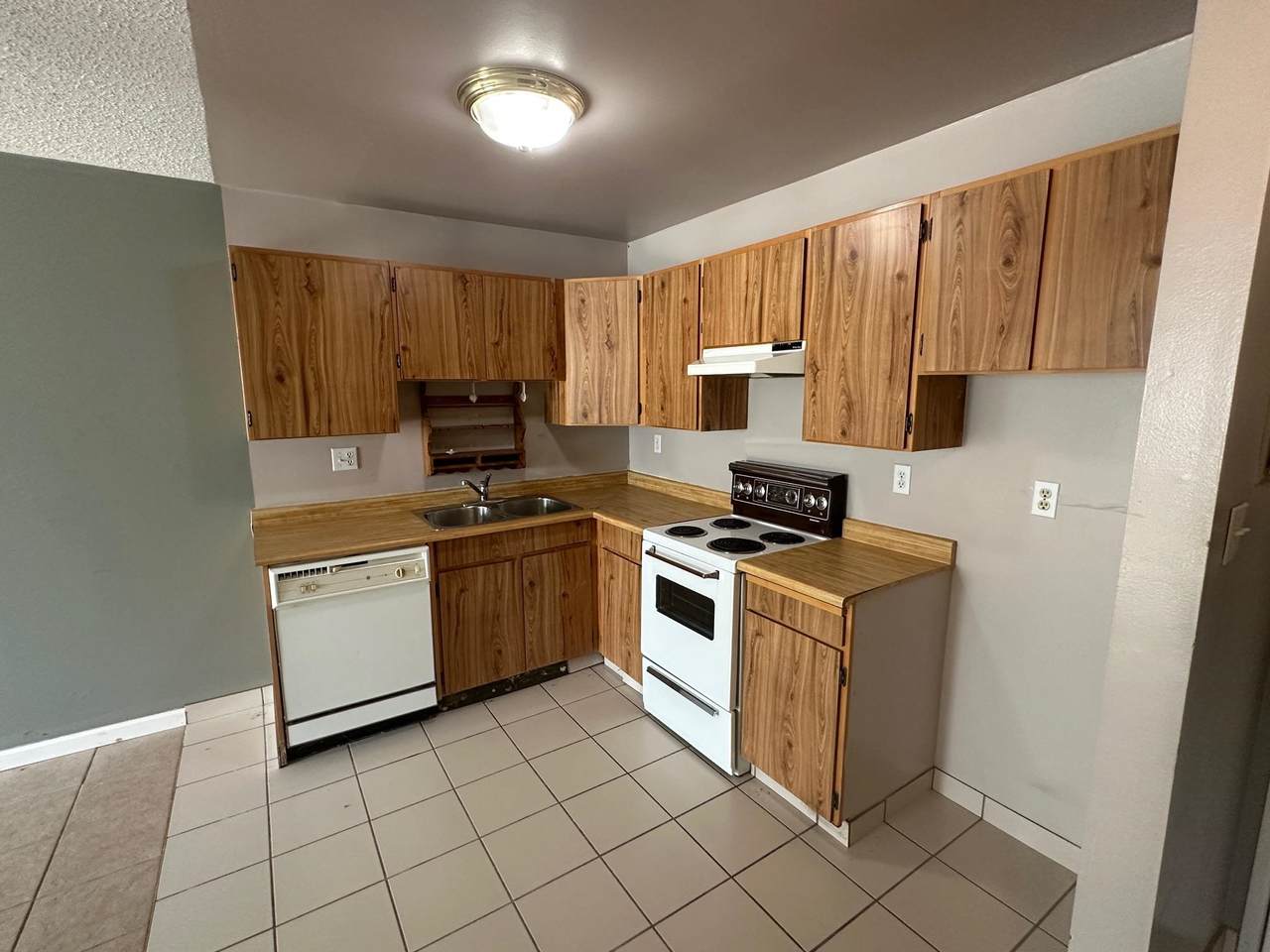 1122 King Albert Avenue - Photo 1