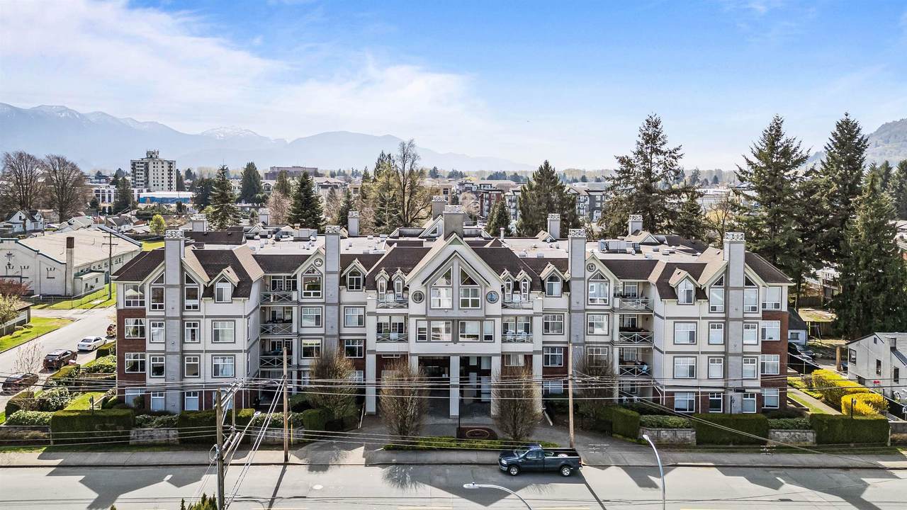 45700 Wellington Avenue - Photo 1