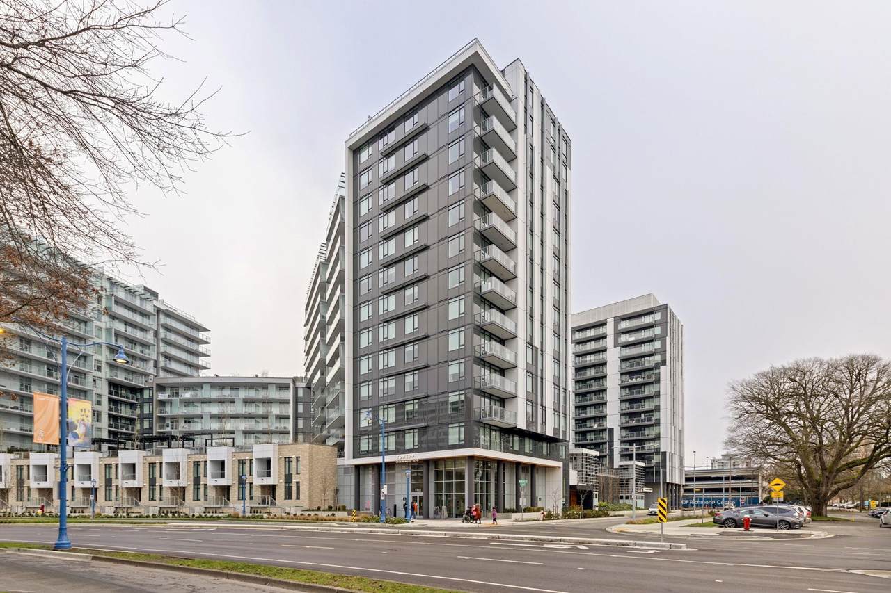 6808 Minoru Boulevard - Photo 1