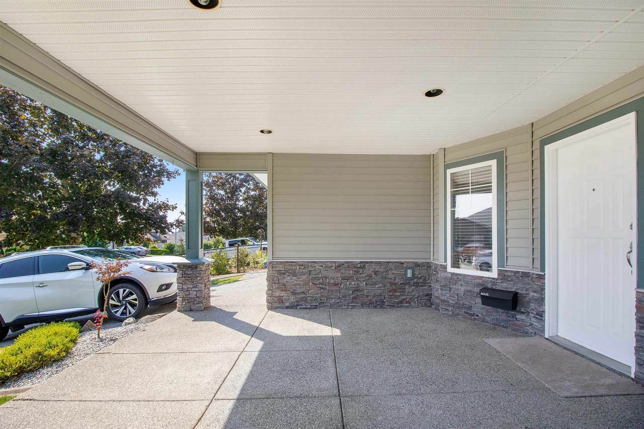 33577 12 Avenue - Photo 1