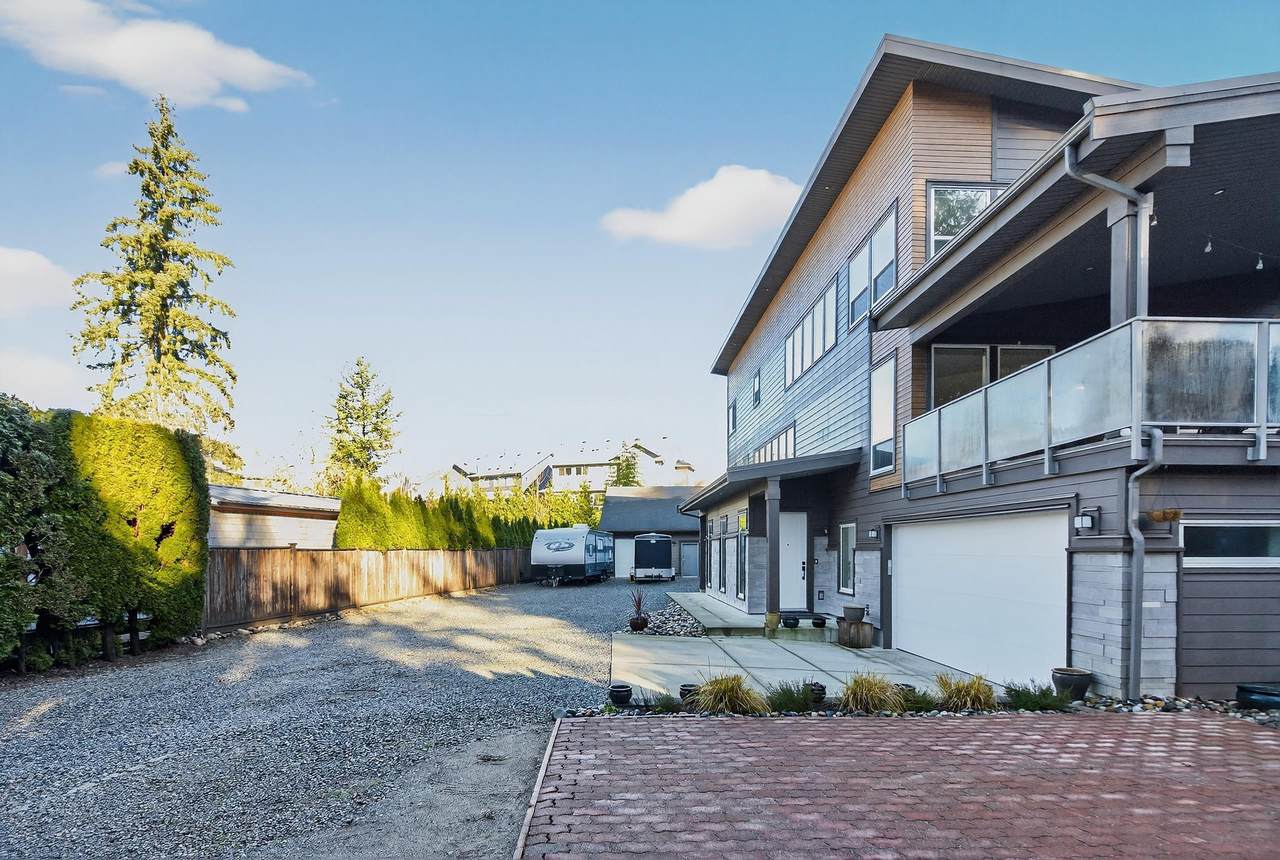 24025 Fern Crescent - Photo 1