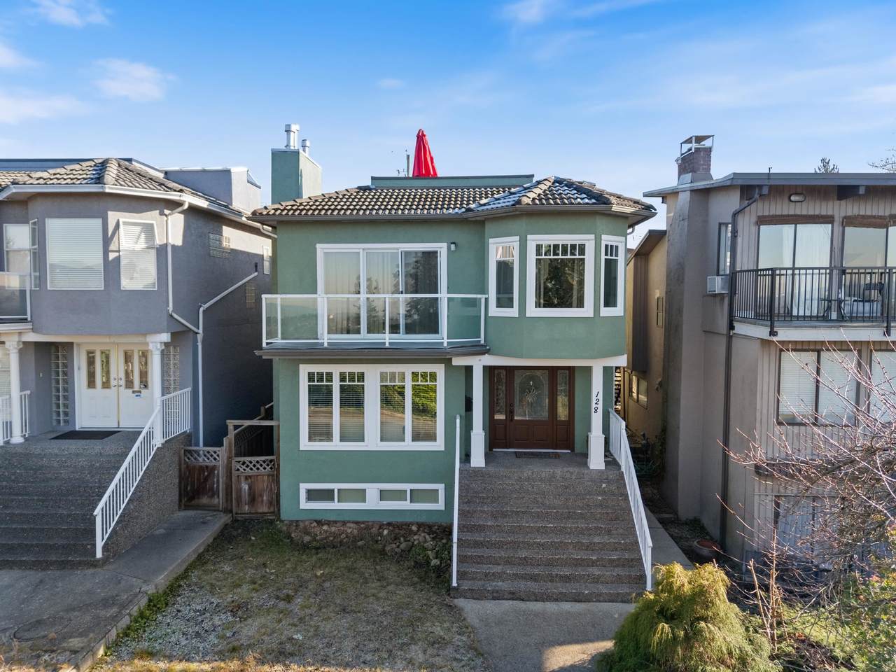 128 Hythe Avenue - Photo 1