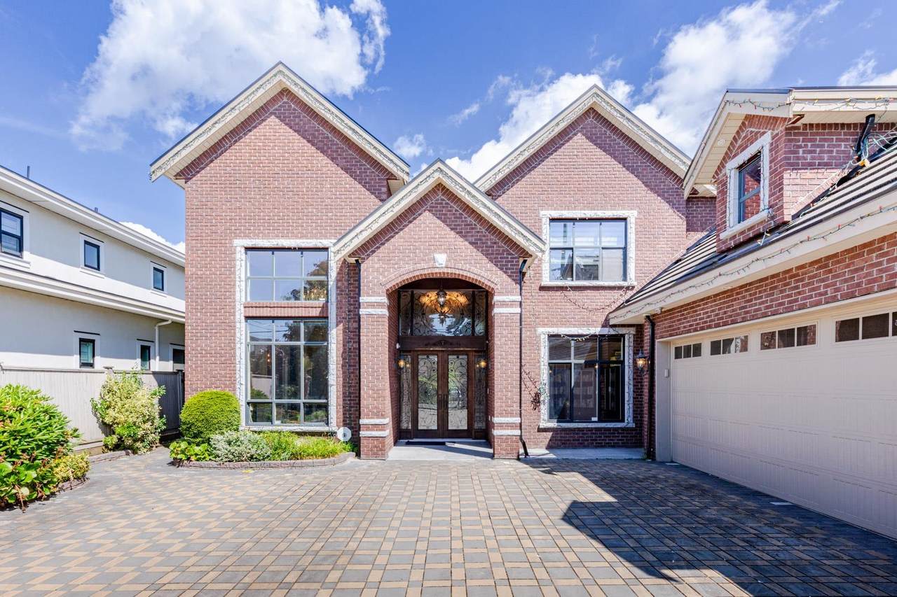 5628 Gibbons Drive - Photo 1