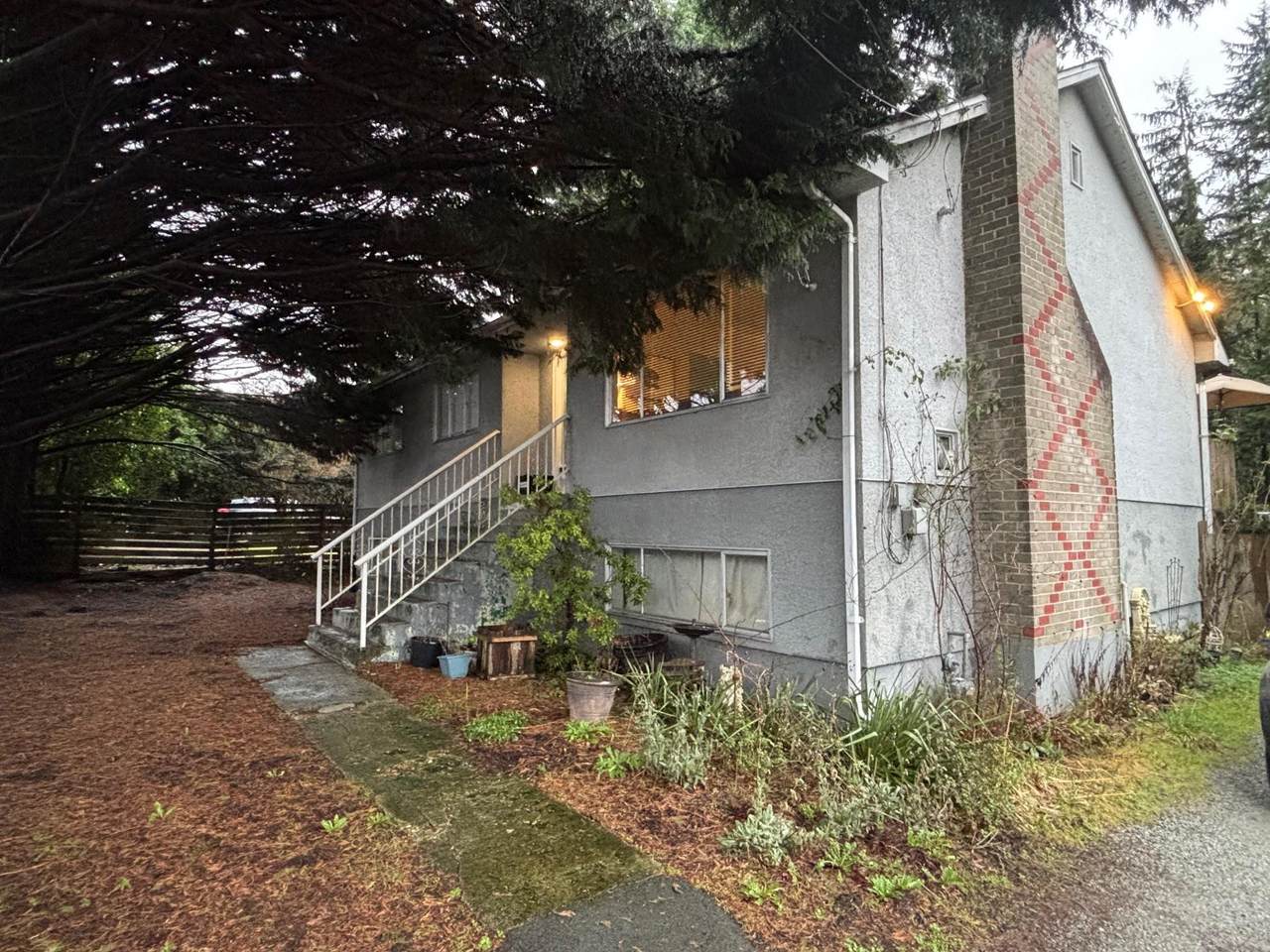 11230 72 Avenue - Photo 1