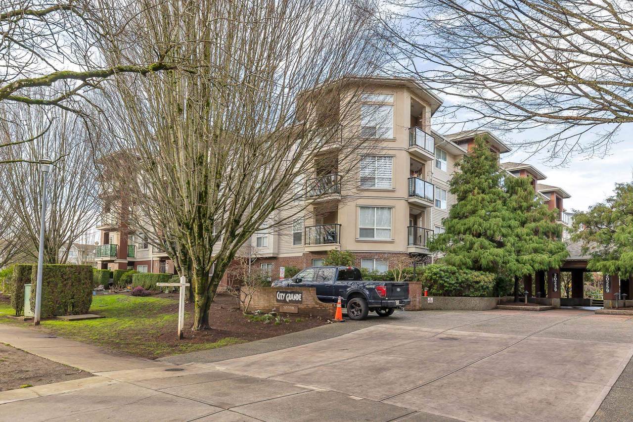 20239 Michaud Crescent - Photo 1