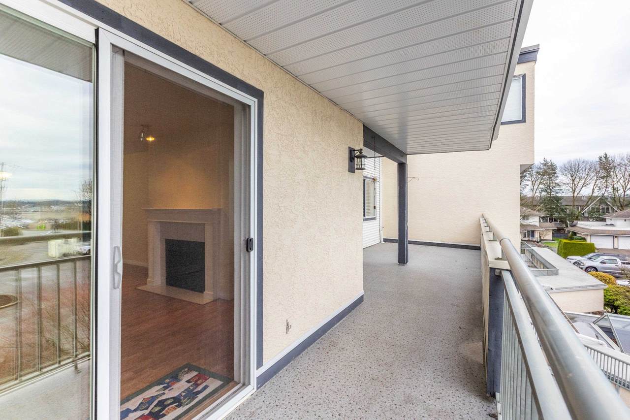 19645 64 Avenue - Photo 1