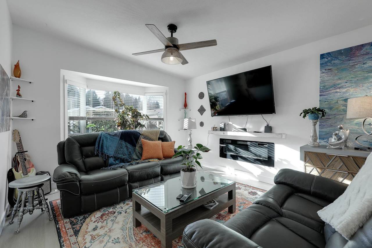1400 164 Street - Photo 1