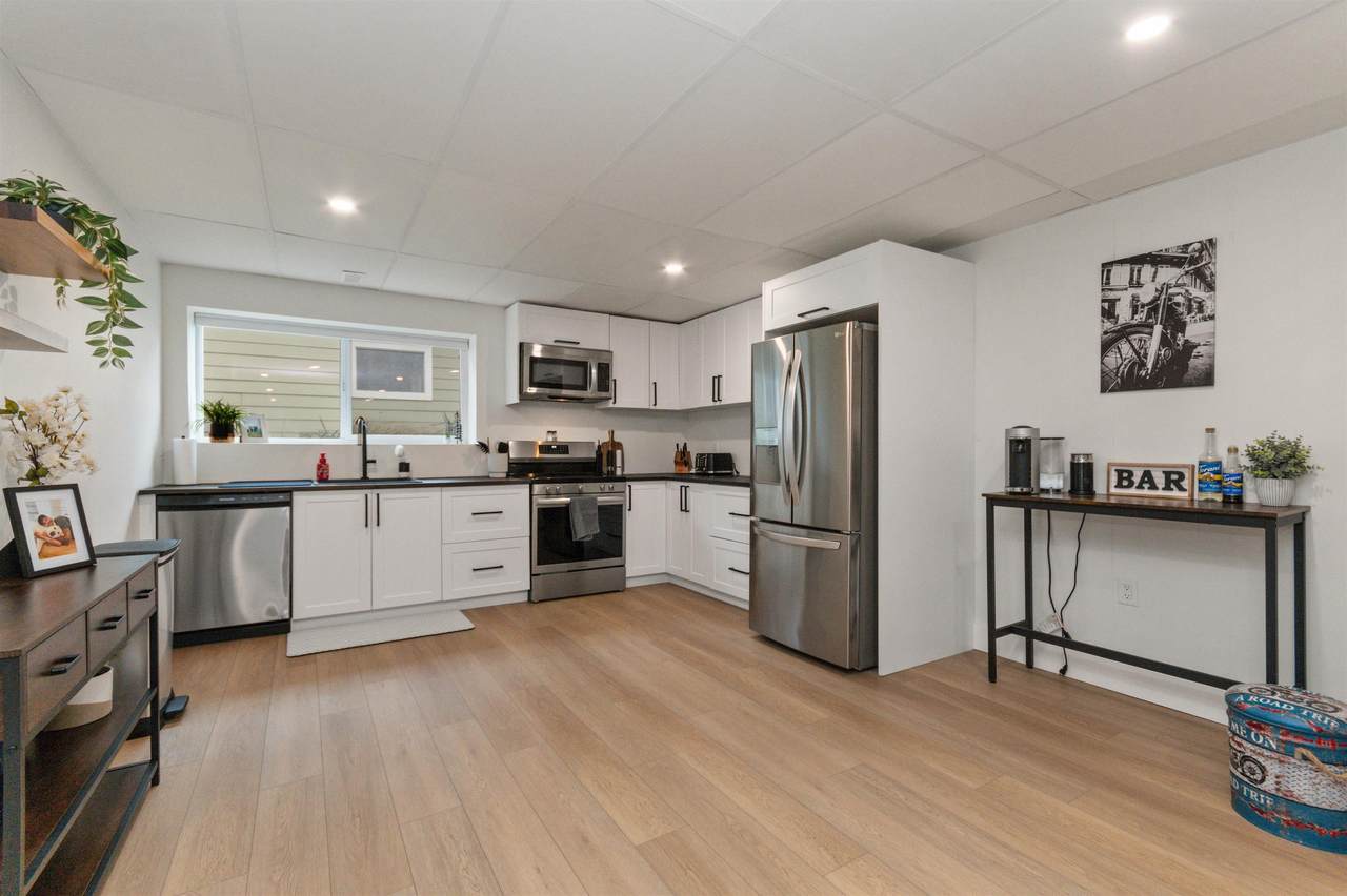 45601 Fernway Avenue - Photo 1