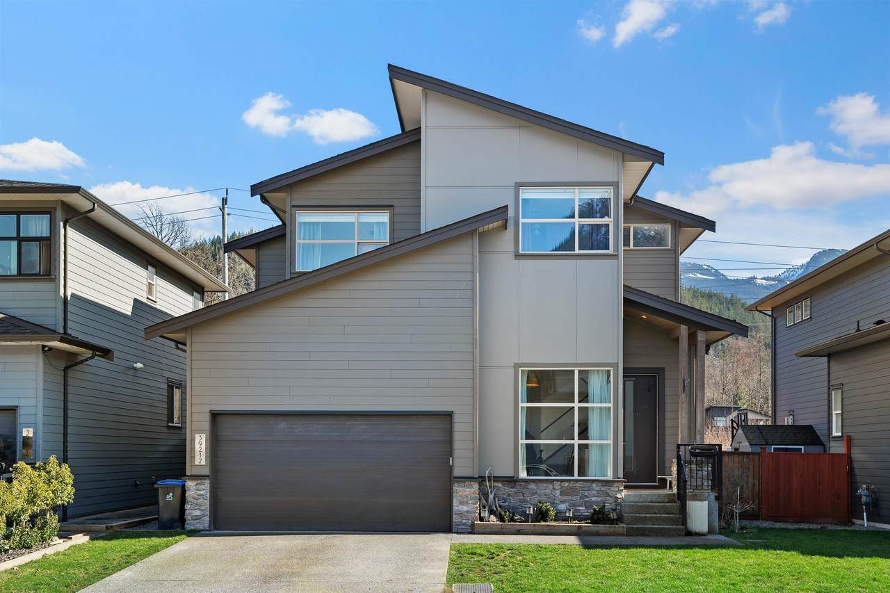 39212 Cardinal Drive - Photo 1