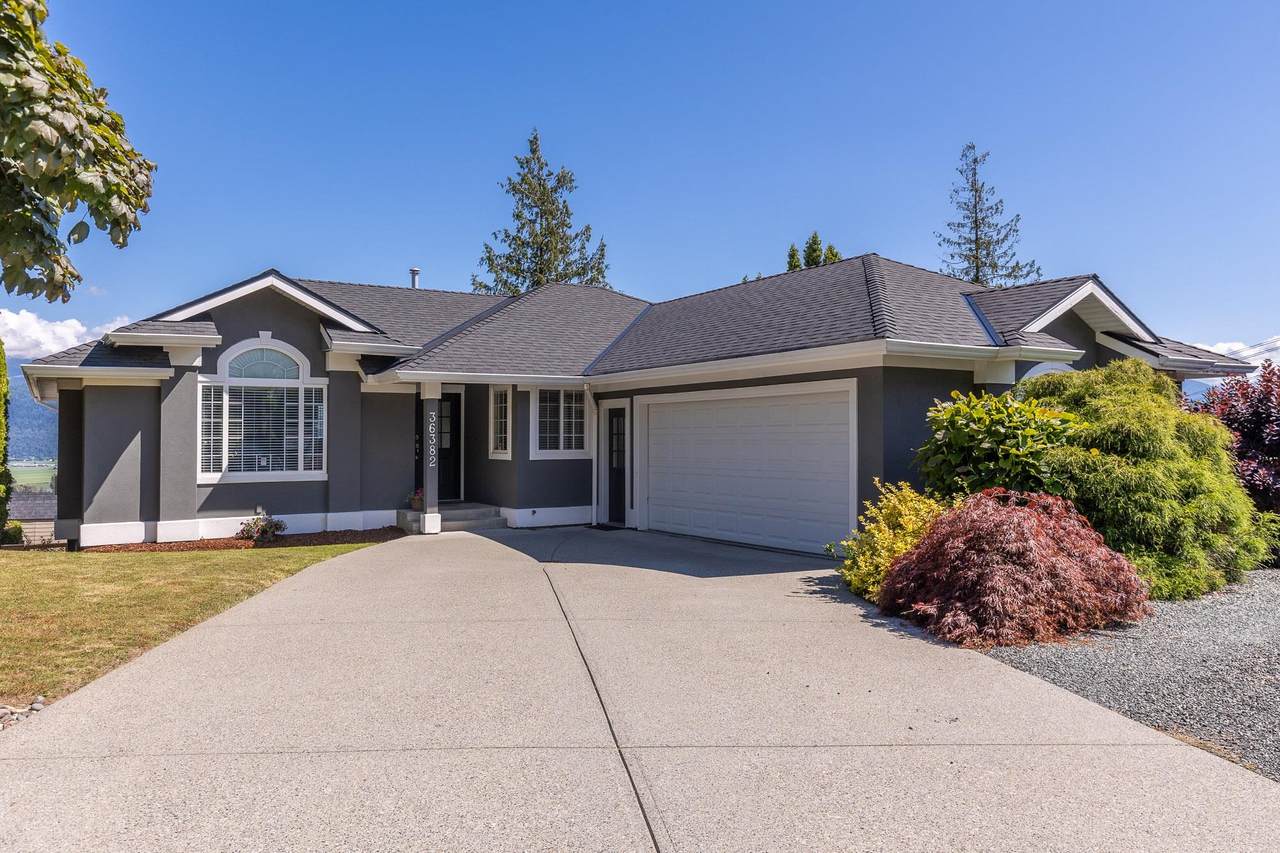 36382 Sandringham Drive - Photo 1
