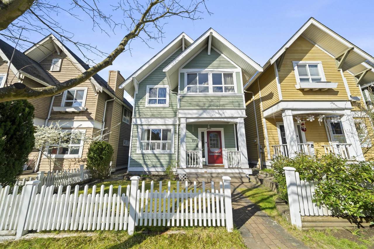 133 Star Crescent - Photo 1