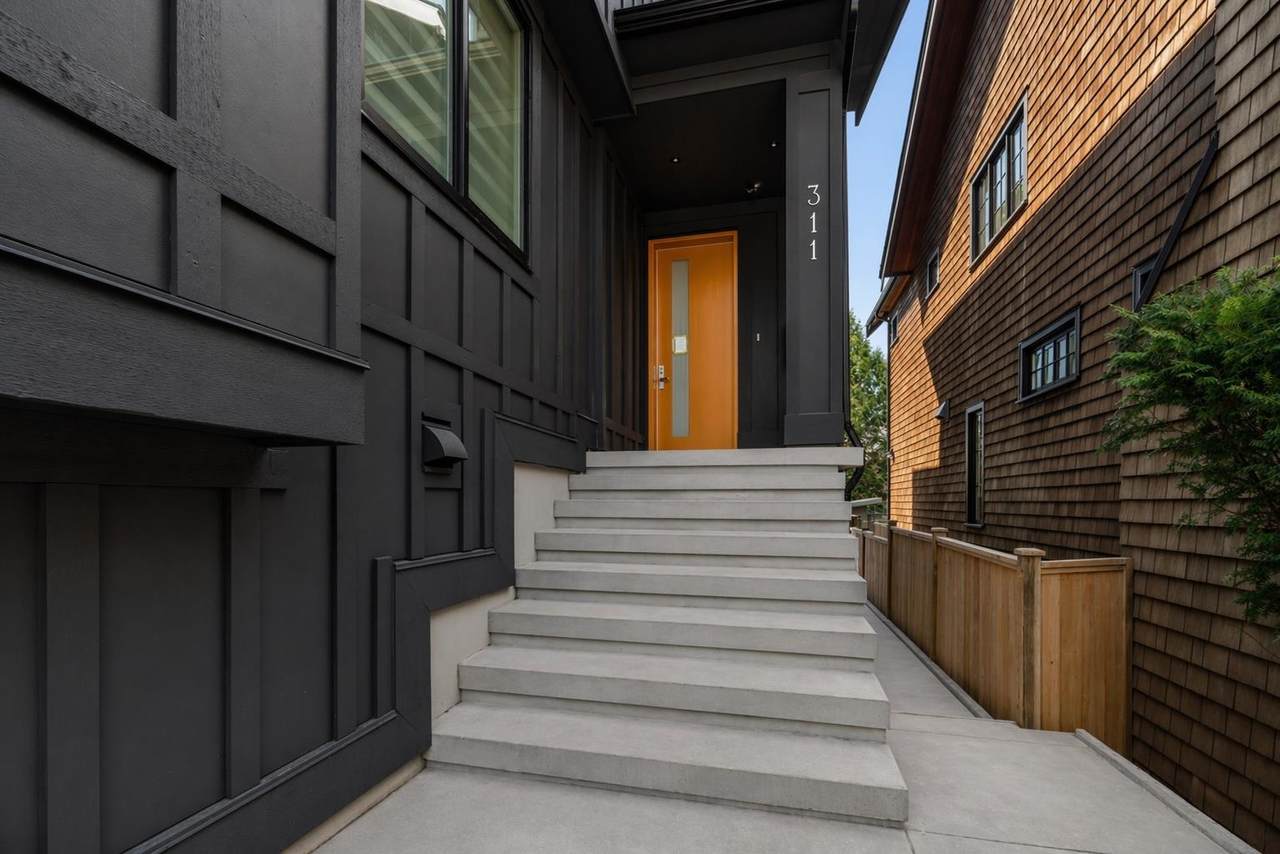 3118 42nd Avenue - Photo 1