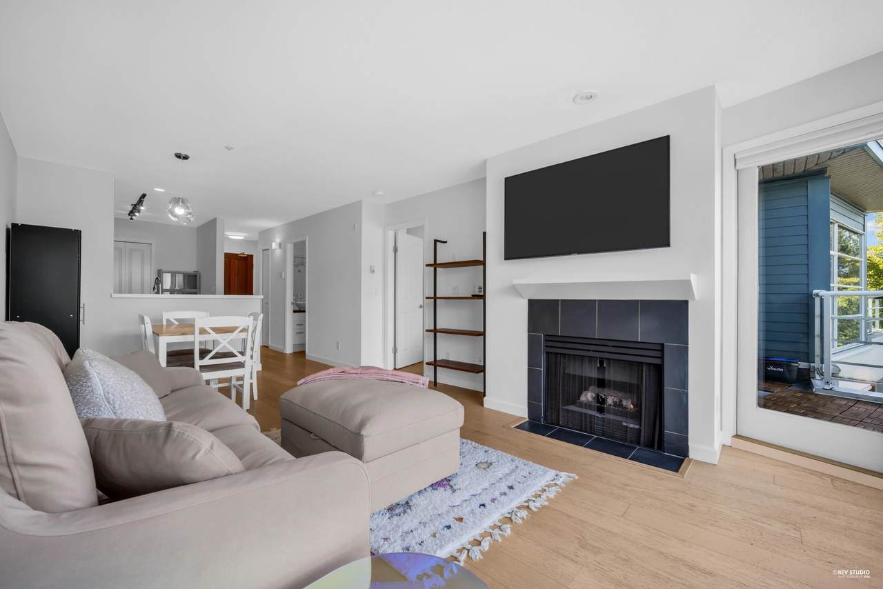 2575 4th Avenue - Photo 1