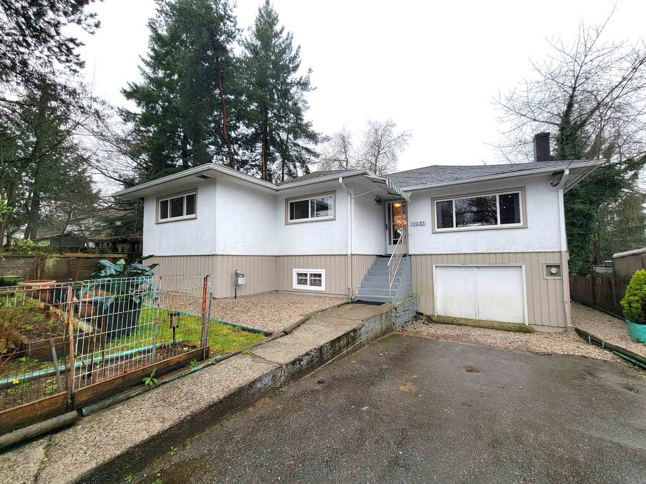 11037 131 Street - Photo 1