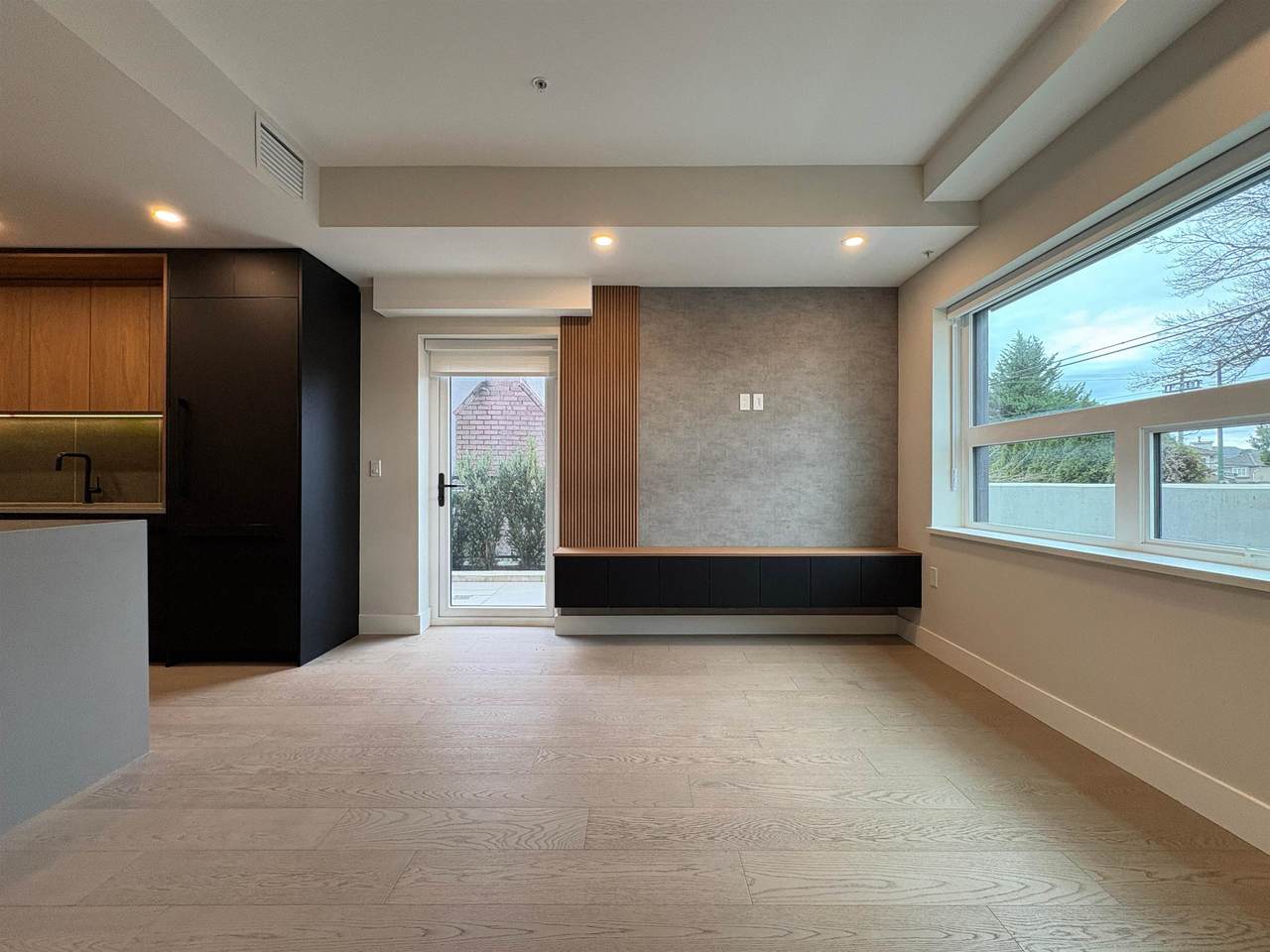 125 41st Avenue - Photo 1