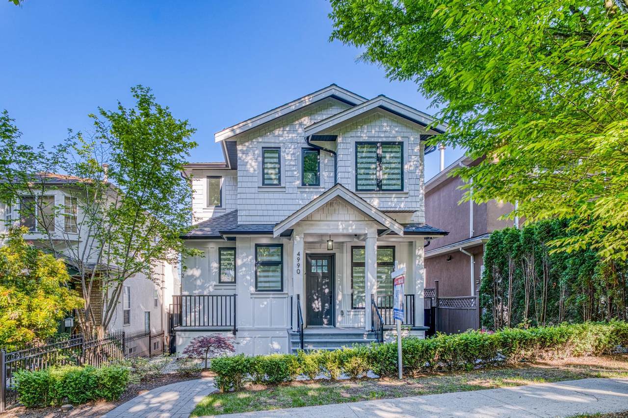 4990 Sherbrooke Street - Photo 1