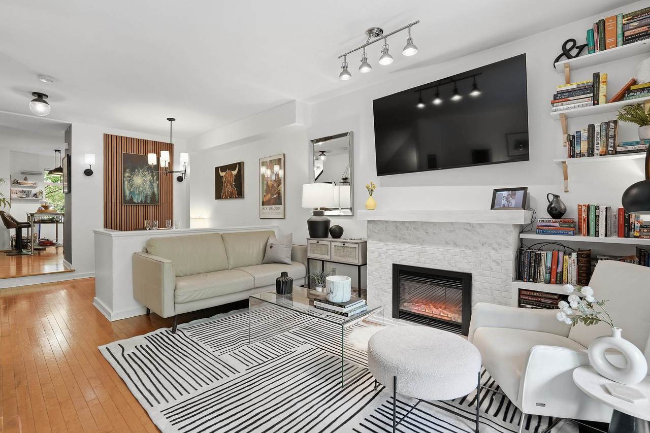 15233 34 Avenue - Photo 1
