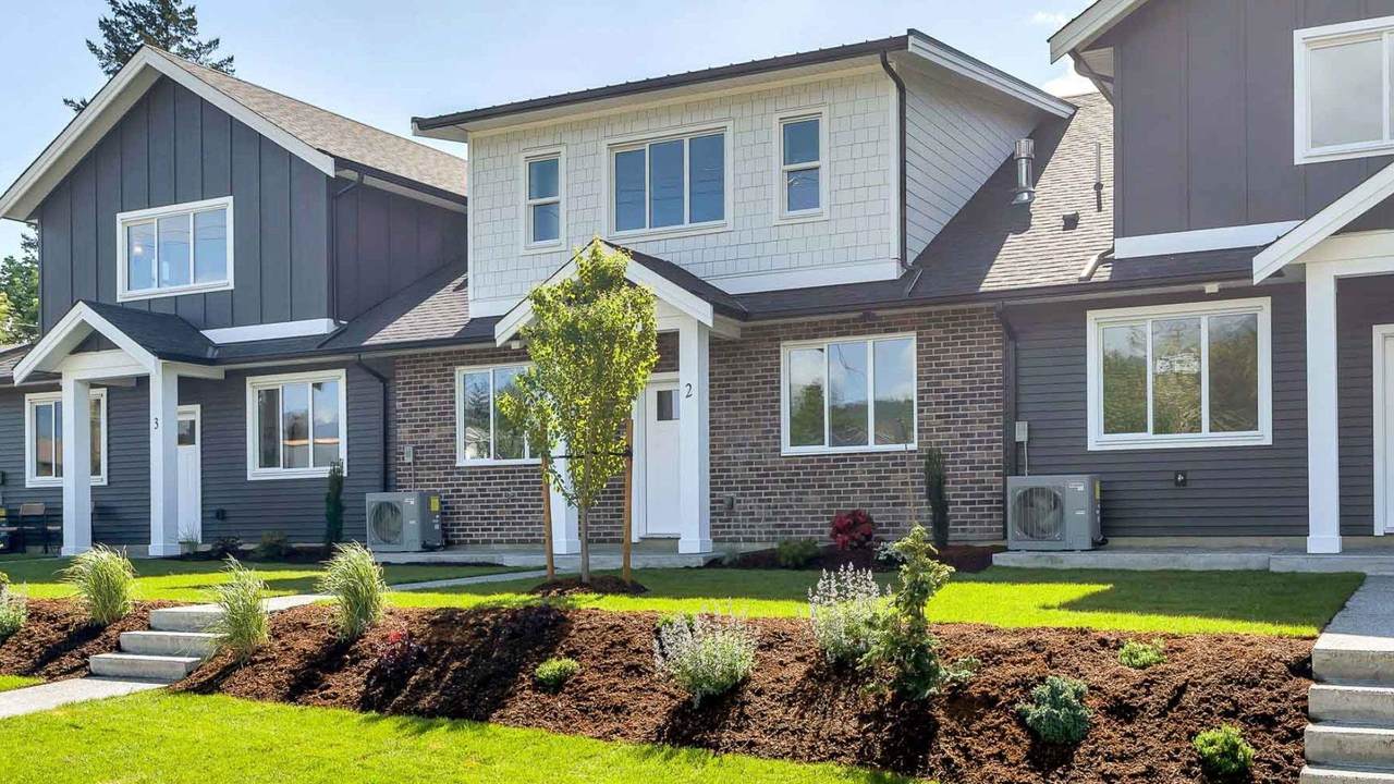 558 Park Street - Photo 1