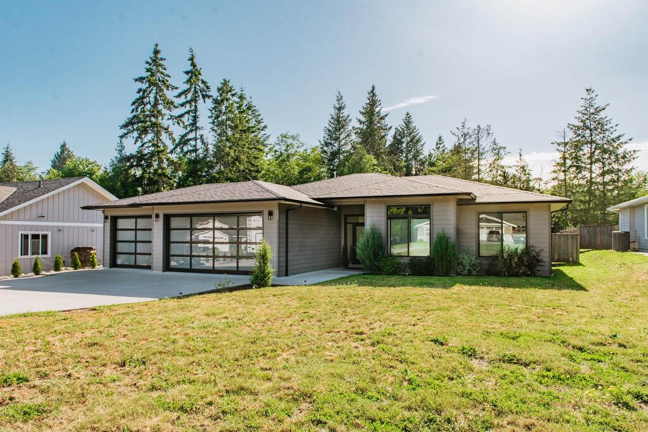 437 Solaz Place - Photo 1