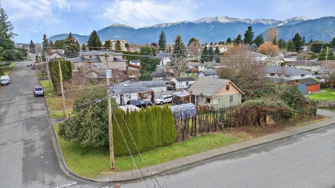 46297 Gore Avenue - Photo 1