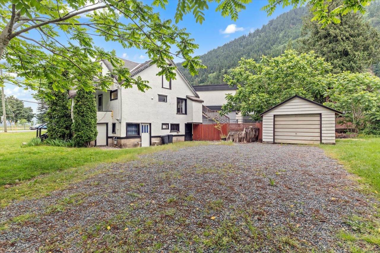 231 Spruce Street - Photo 1
