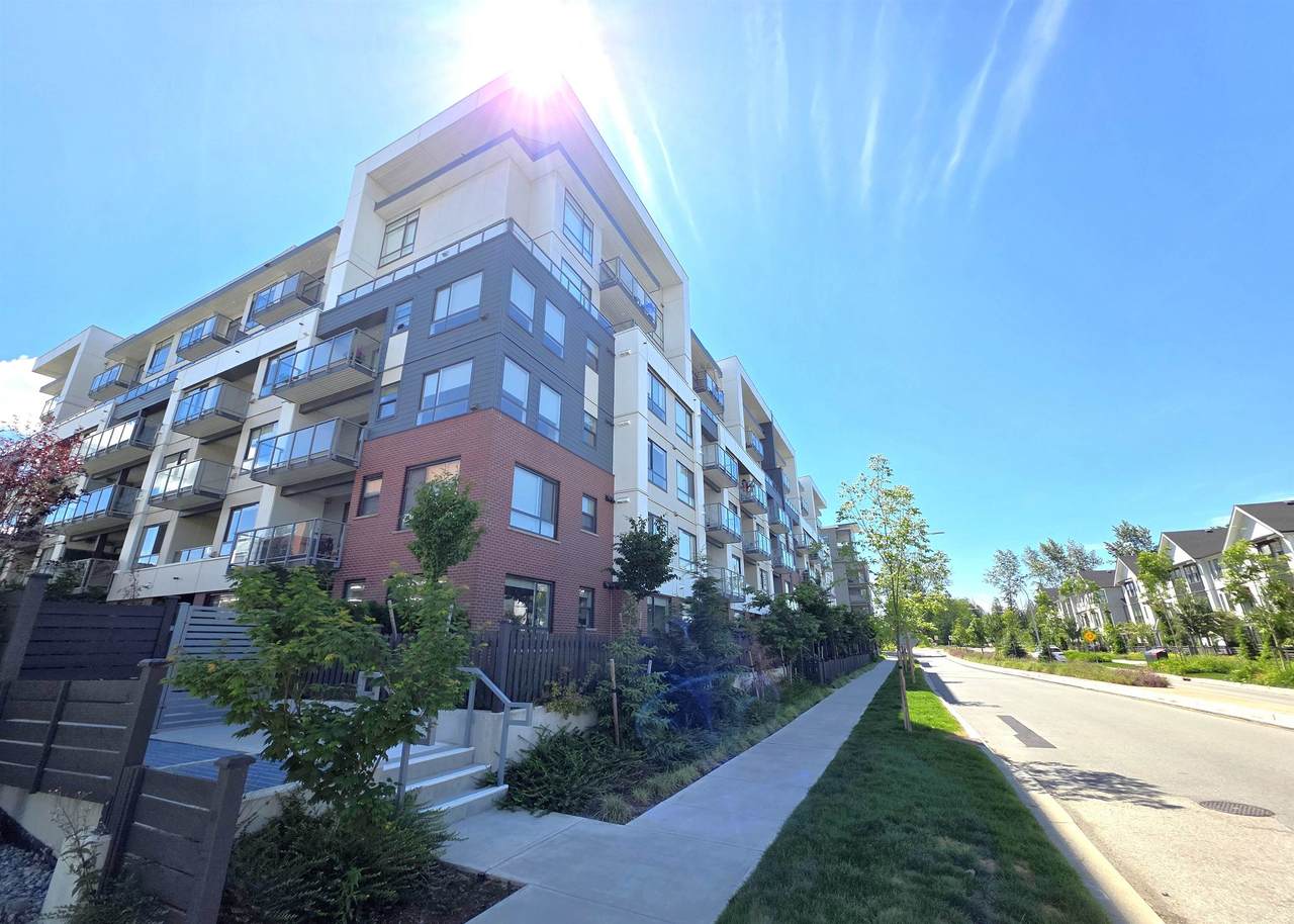 7936 206 Street - Photo 1