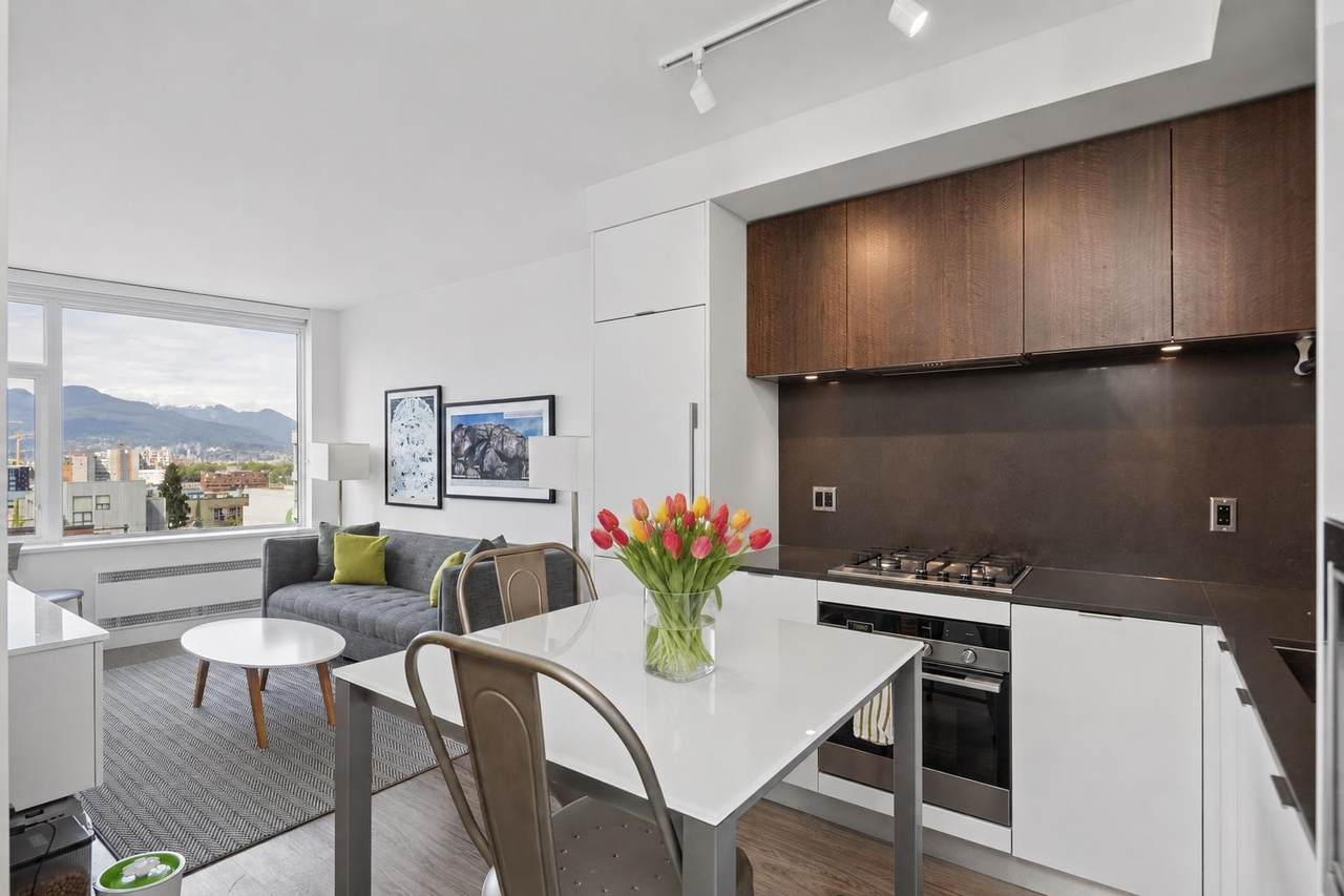 209 7th Avenue - Photo 1