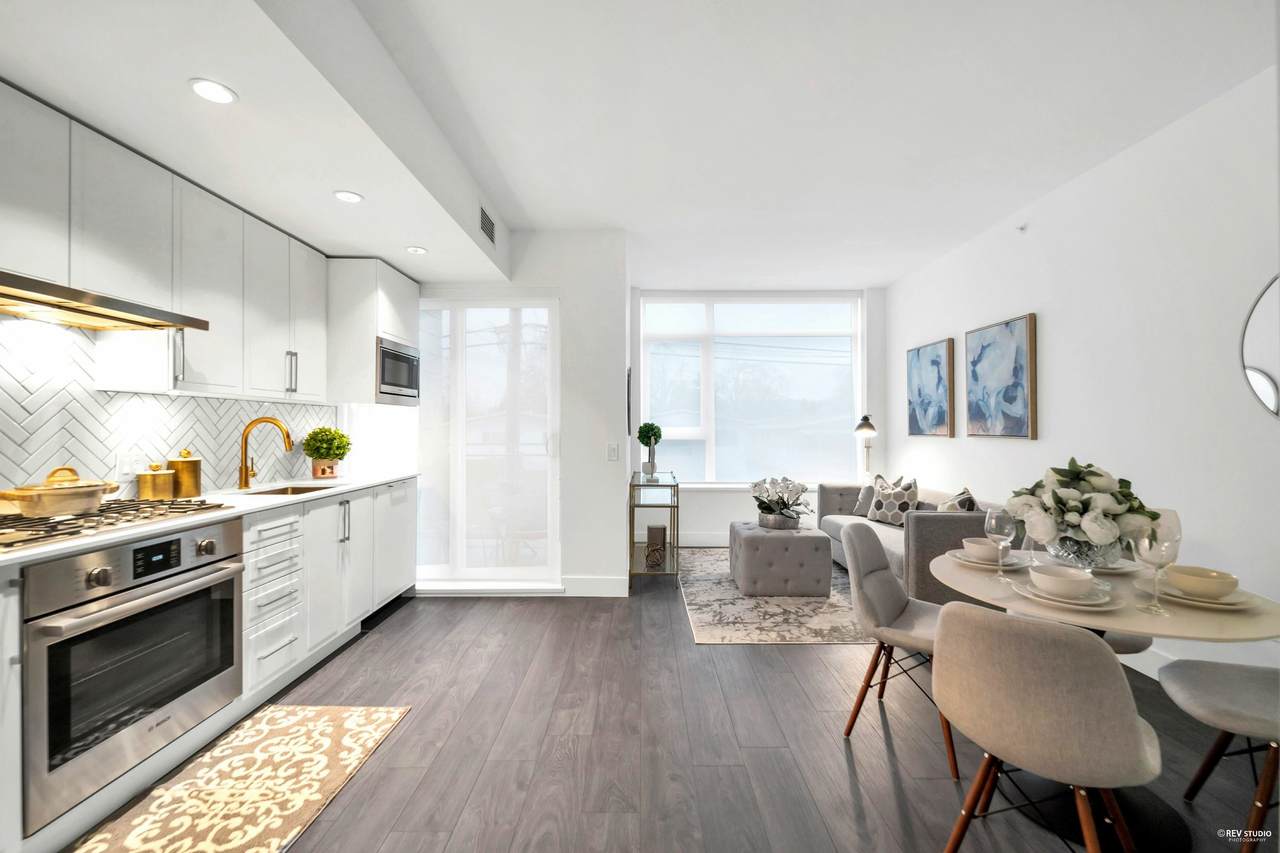 2435 Kingsway - Photo 1