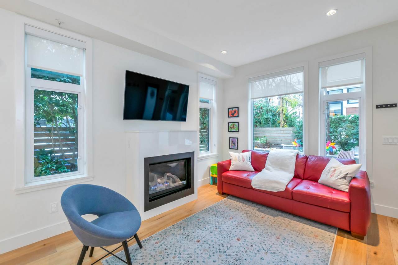1078 Nicola Street - Photo 1
