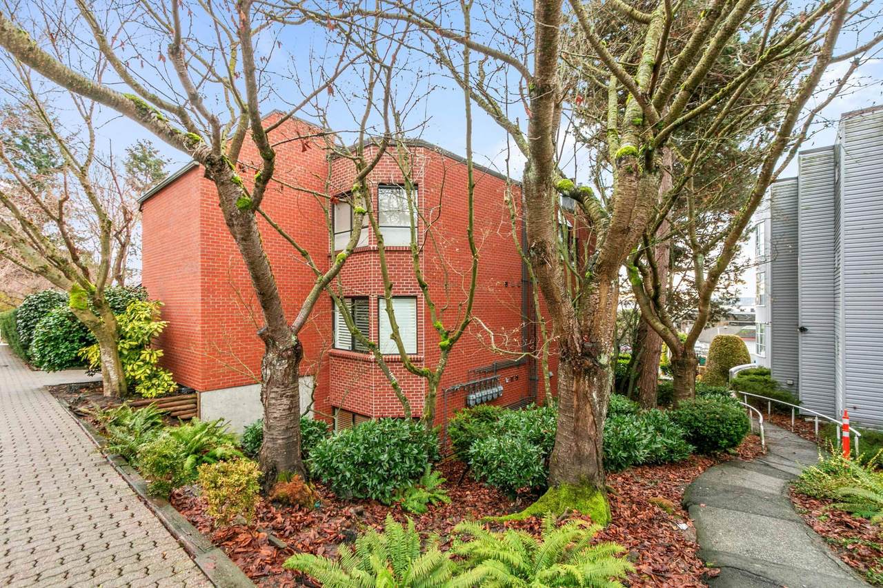 2408 Haywood Avenue - Photo 1