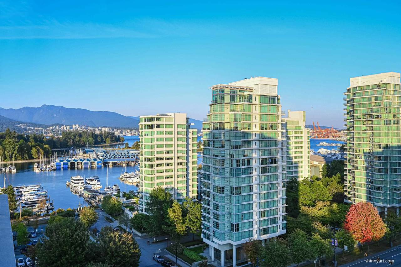 1863 Alberni Street - Photo 1