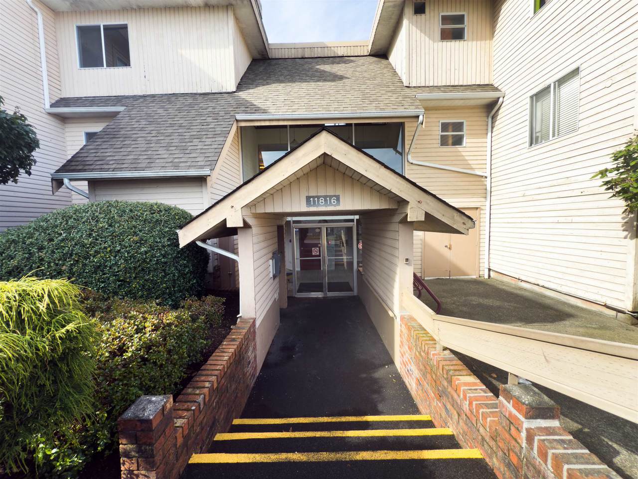 11816 88 Avenue - Photo 1