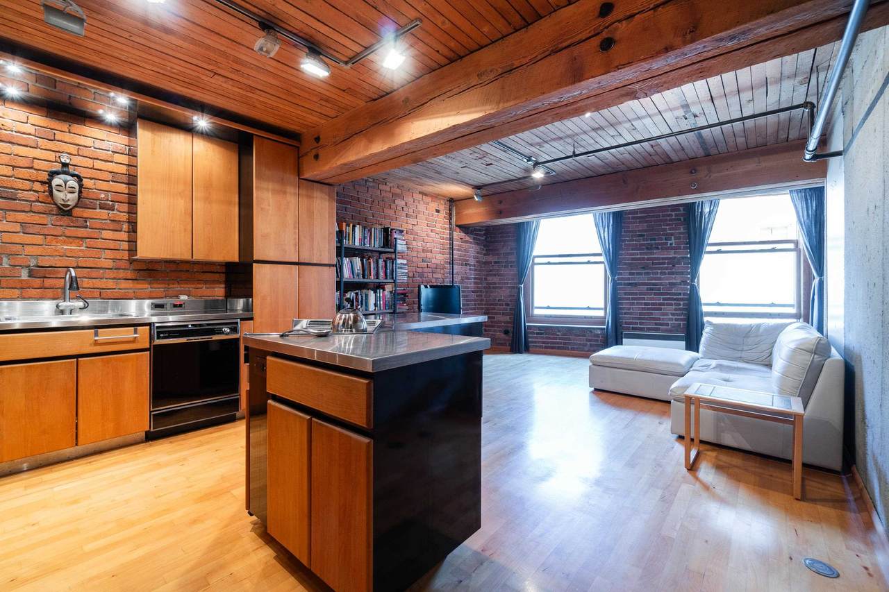 41 Alexander Street - Photo 1
