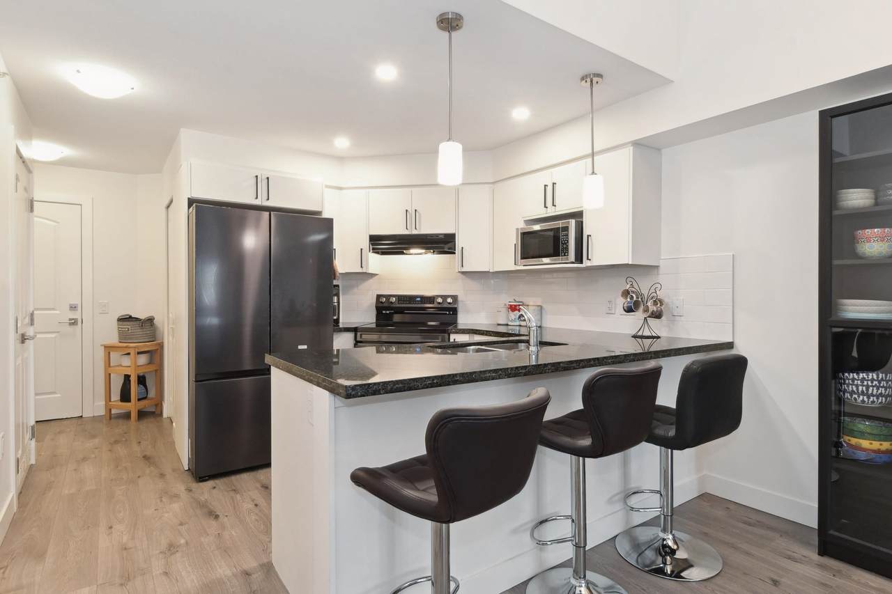 19730 56 Avenue - Photo 1