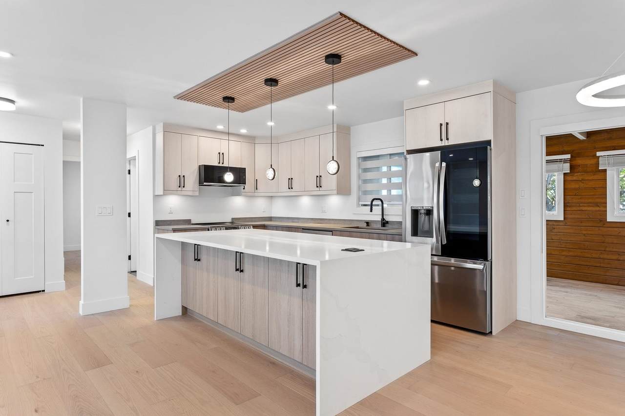 8762 Butchart Street - Photo 1
