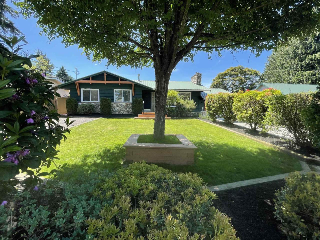 32468 Montgomery Avenue - Photo 1