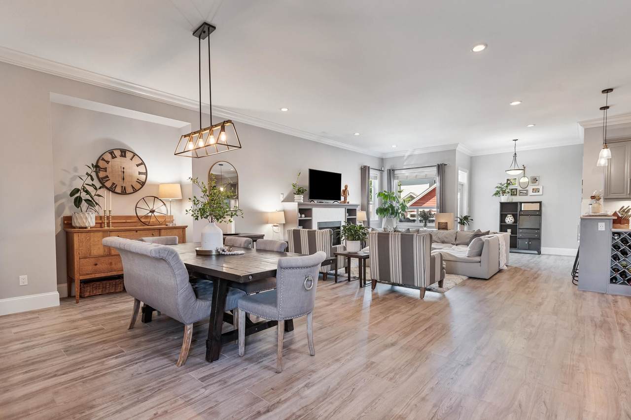 17421 1A Avenue - Photo 1