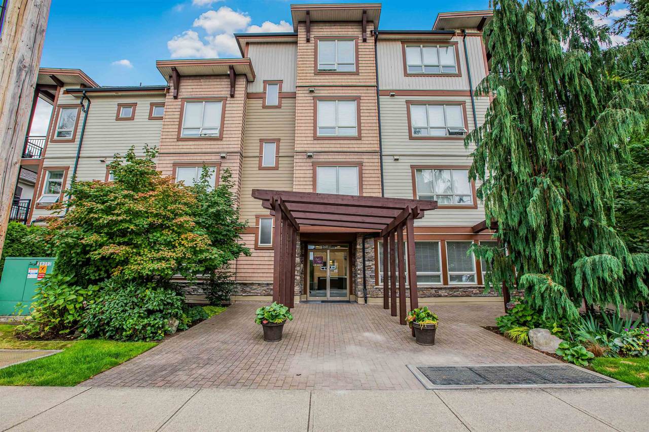 15268 18 Avenue - Photo 1