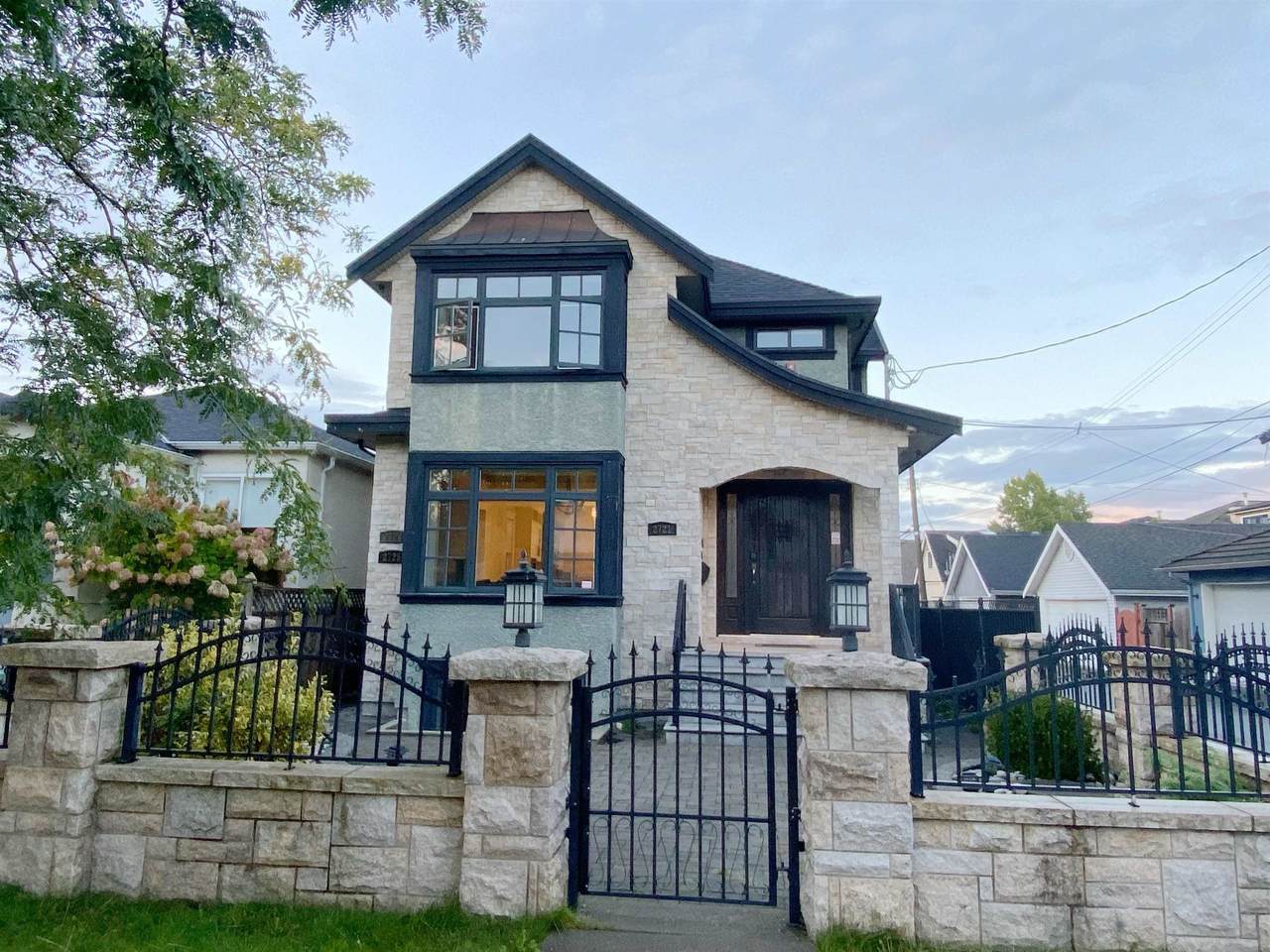 2721 21 Avenue - Photo 1