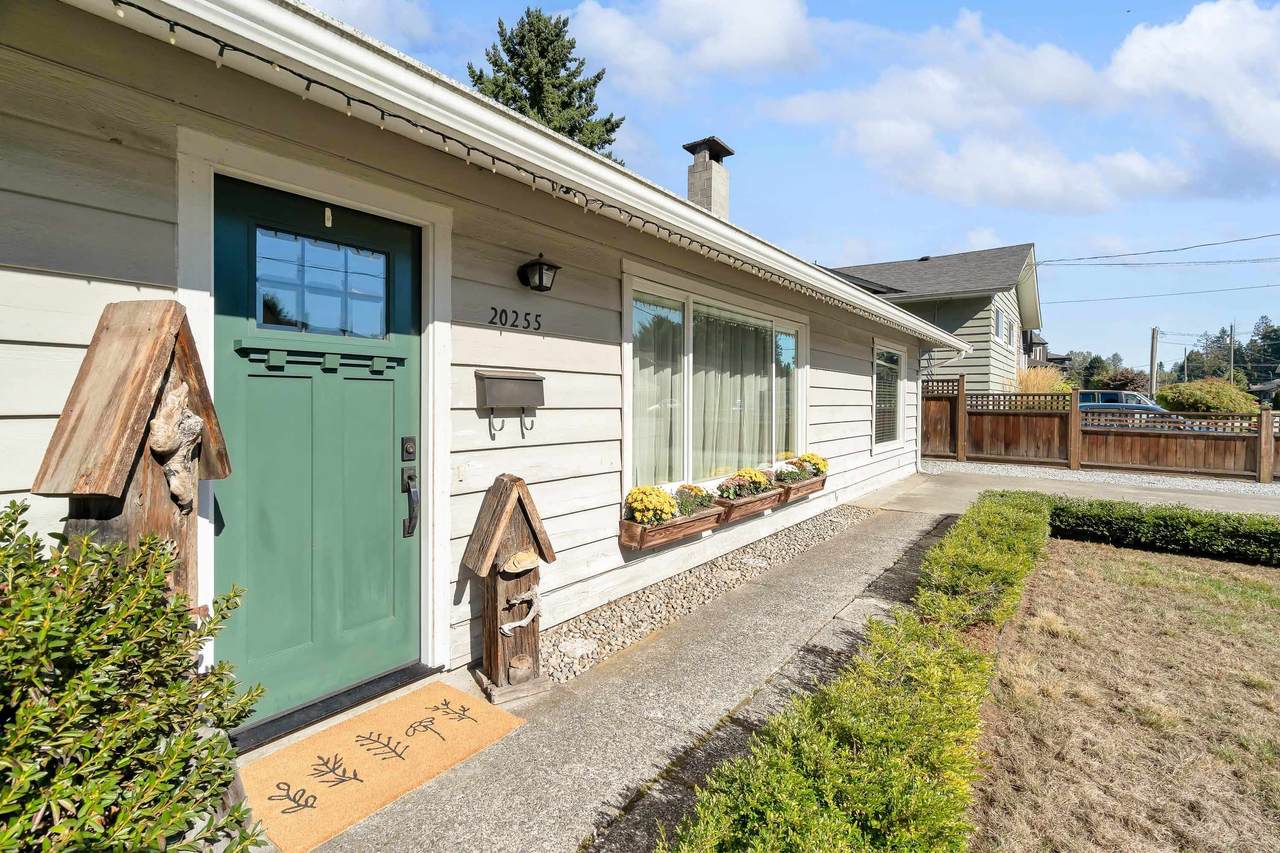 20255 Chatwin Avenue - Photo 1