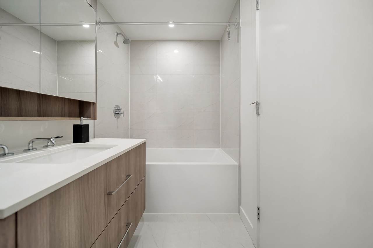 9675 King George Boulevard - Photo 1