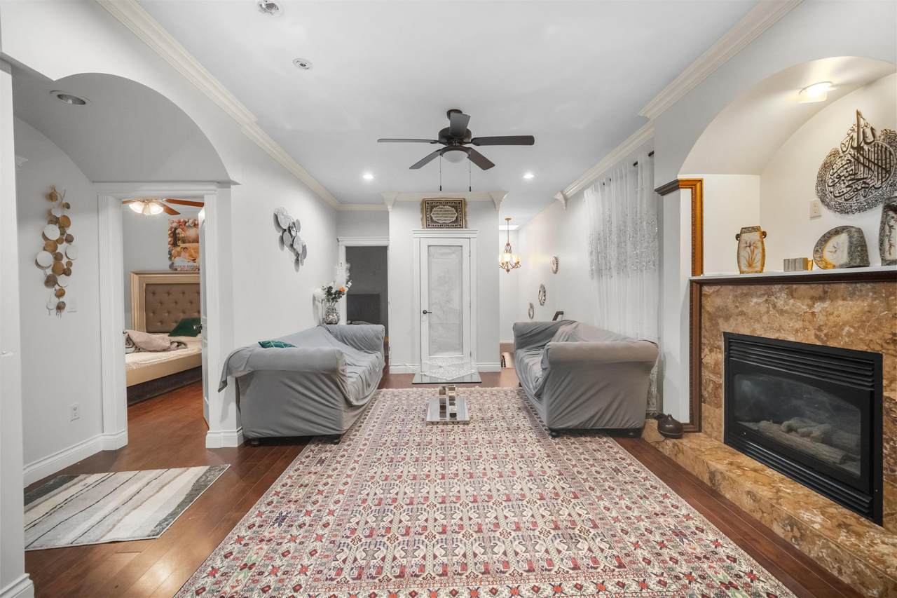 312 Jardine Street - Photo 1