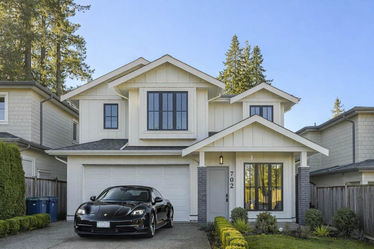 702 Robinson Street - Photo 1