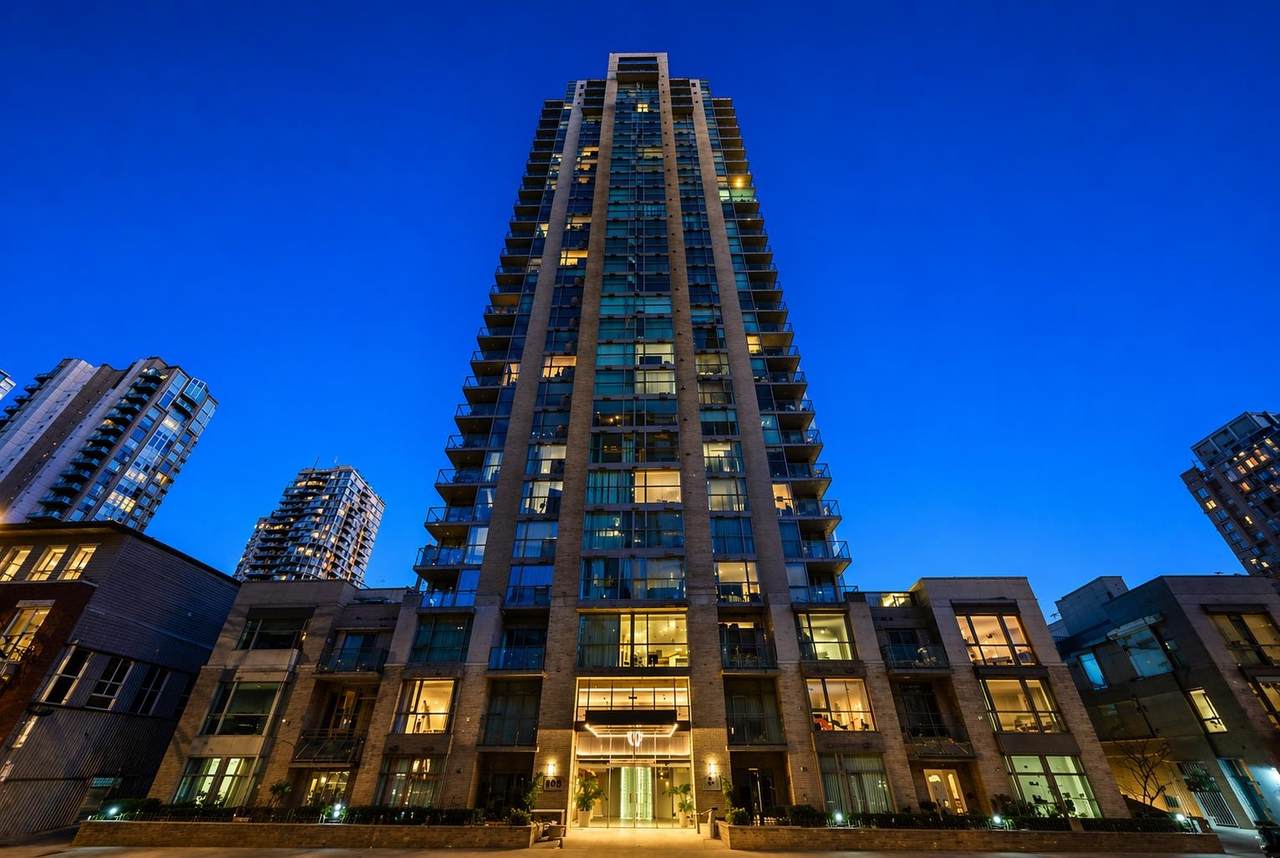 928 Richards Street - Photo 1